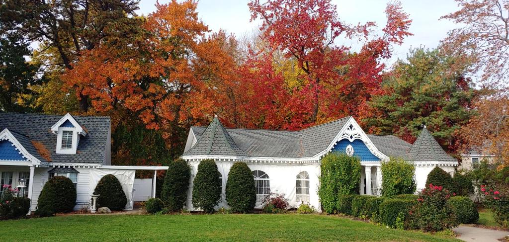 The Victoria Inn Bed & Breakfast and Pavilion Main image 2